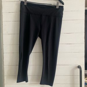 Athleta black capri workout leggings large